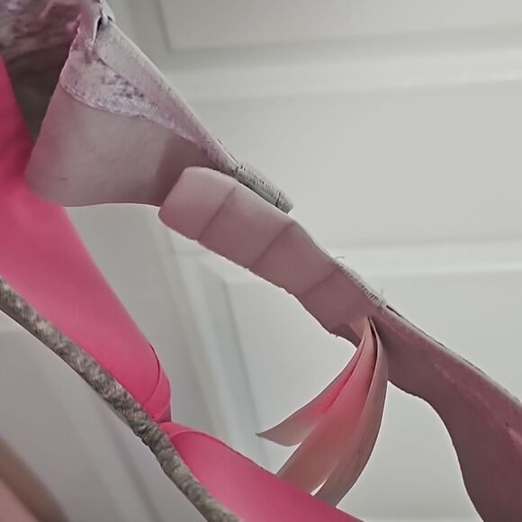 Grey PINK VS Bra never worn size 34A - Picture 3 of 7